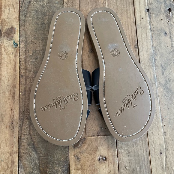 Salt water slides - Size 7 - Picture 3 of 3